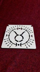 Stier (Deckel der Box)