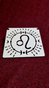 Löwe (Deckel der Box)